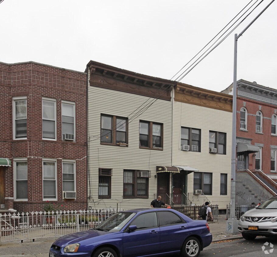 Building Photo - 750 52nd St