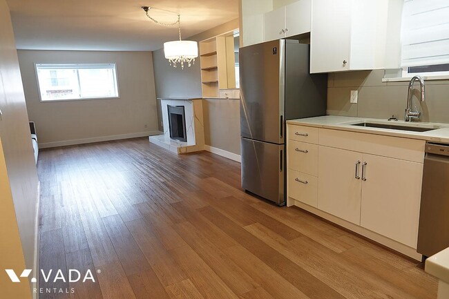 Building Photo - Buckingham Heights Basement Rental 4075B F...