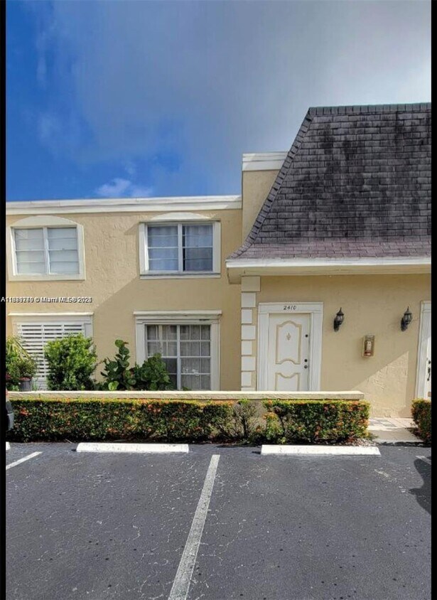 Foto principal - 2410 NE 10th St