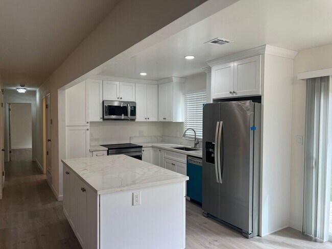 Building Photo - 3 bedroom 2 bathroom house for rent in El Cajon