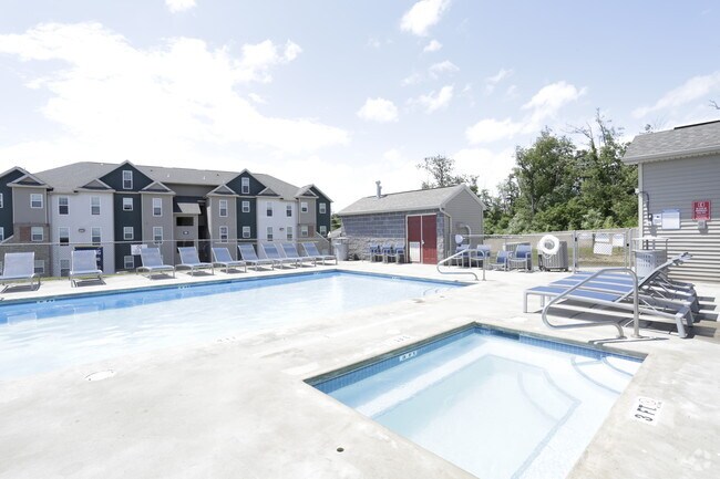Piscina - The Lofts Morgantown