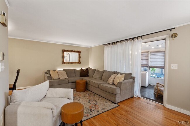 Foto del edificio - 4310 Candlelight Ln