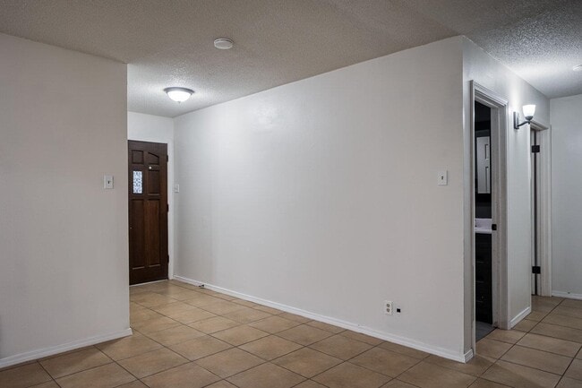 Building Photo - 117 Philemon Dr