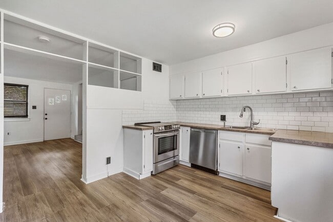 Photo - 64 Faris Cir Townhome