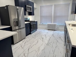 Building Photo - 775 University Ave