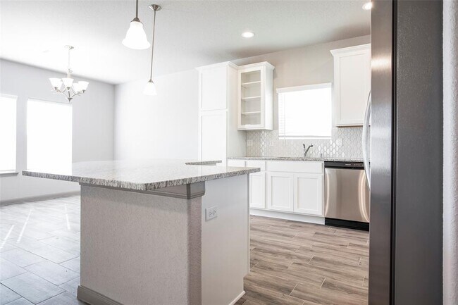 Building Photo - 7923 Cypress Dr