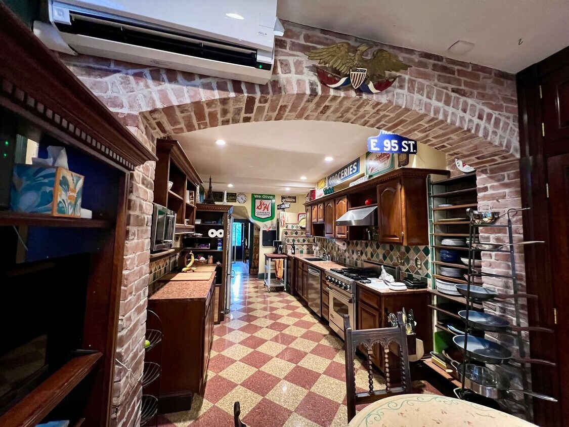 Foto principal - Washington St (684 Washington St, Brookline)