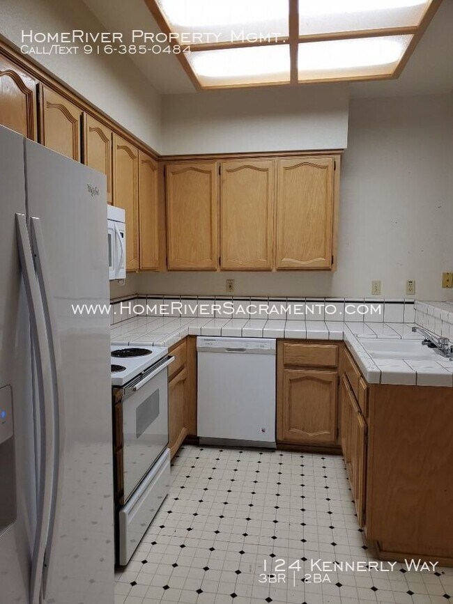 Building Photo - Beautiful Home in quiet Folsom Neighborhood!