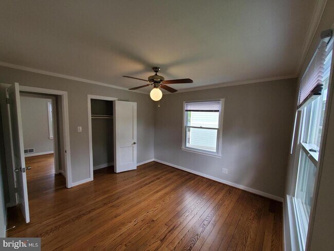 Foto del edificio - 4306 Knowles Ave