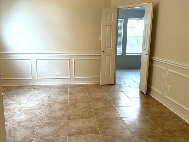 Building Photo - 442 Pinewood Ridge Dr