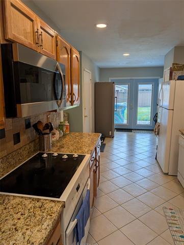 Foto del edificio - 2105 Rose Hill Rd