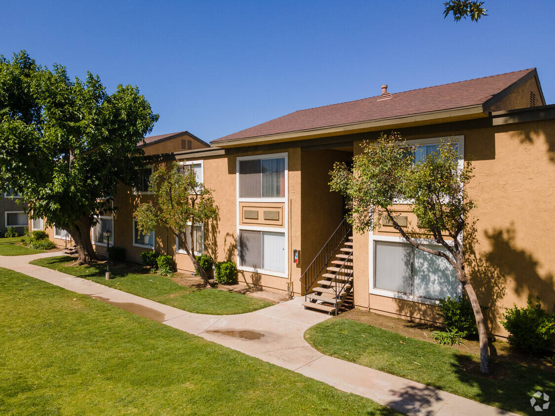 Easton Square - Apartments in Rialto, CA | Westside Rentals