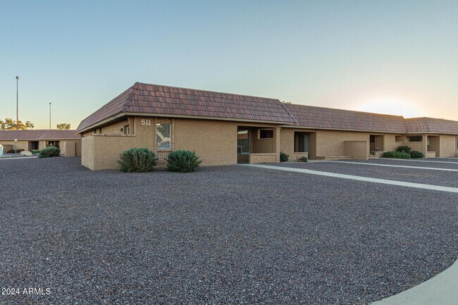 Foto del edificio - 511 W Blackhawk Dr