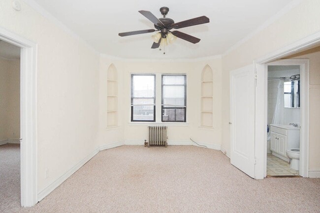 Building Photo - 4842 N Damen Ave