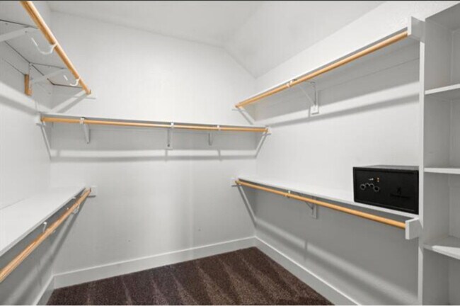 Building Photo - 3027 Maverick Dr