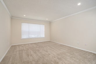 Building Photo - Dunwoody Ridge