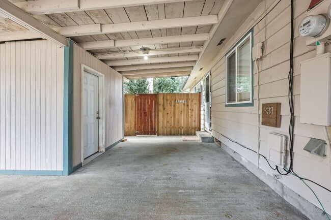 Foto del edificio - Move in ready now! 2 bedrooms 1 bath Tumwa...