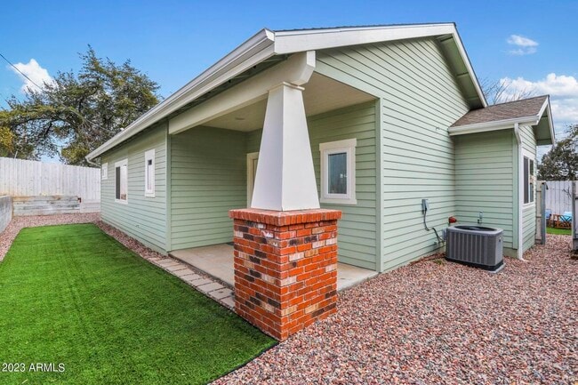 Building Photo - 414A W Frontier St