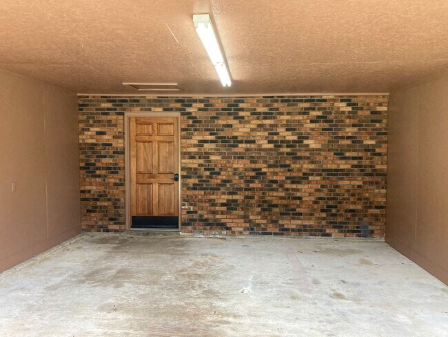 Building Photo - 1213 Jim Walls Ln