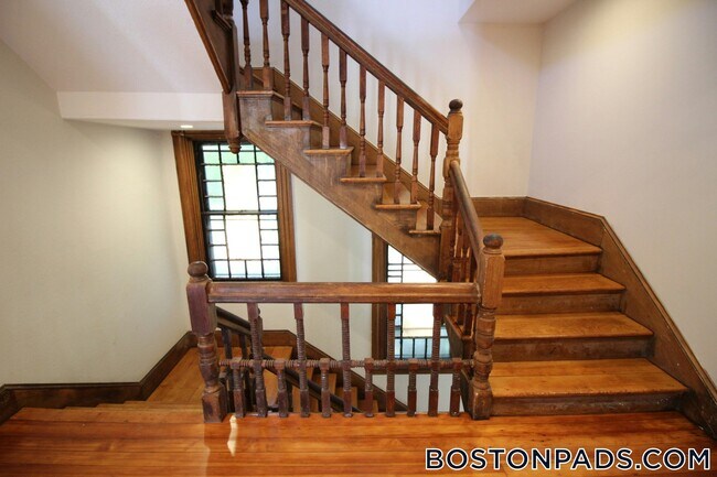 Foto del edificio - 65 Beech Glen St