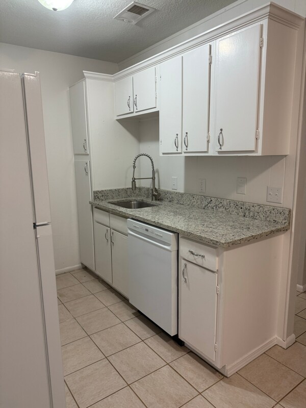 Primary Photo - 6760 Prutzman Rd