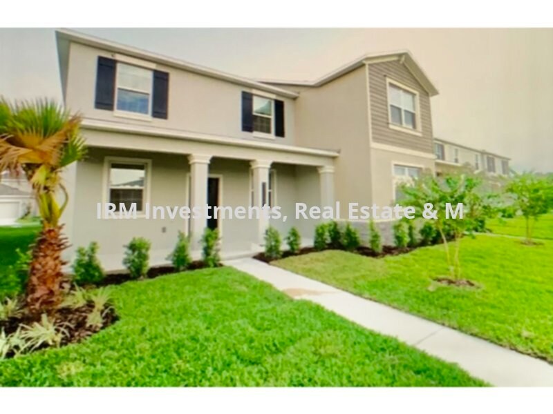 3 bedroom townhouse w 2 car garage