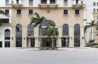 Building Photo - 1805 Ponce de Leon