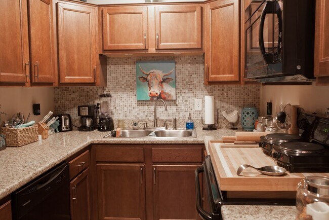 Kitchen - 130 S Arch St