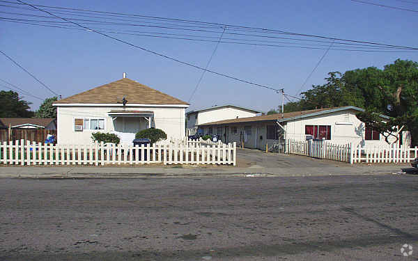 Building Photo - 14 Mountain View Ave
