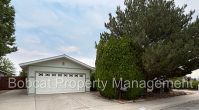Building Photo - 3329 Somerset Way