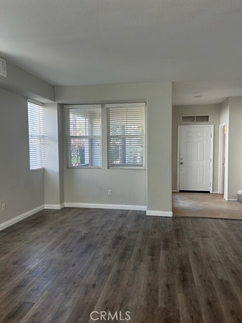 Foto del edificio - 1417 Ledgestone Ln