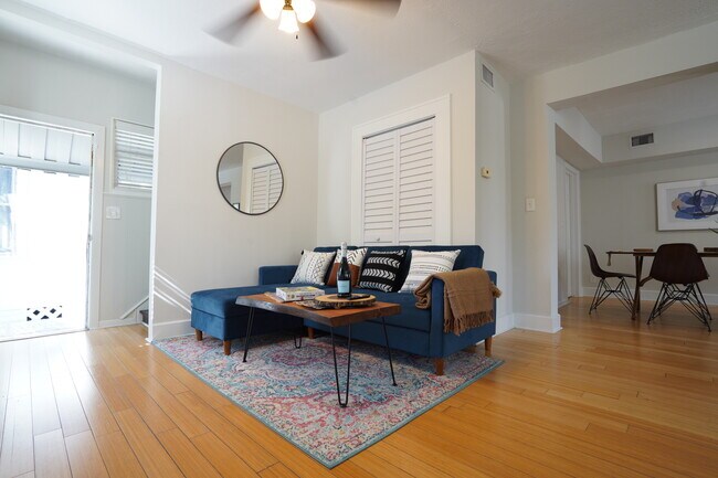 Building Photo - 1007 12th Ave N