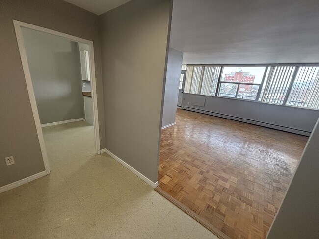 Building Photo - 1061 Queen's Blvd