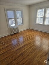 Building Photo - 515 Westchester Ave