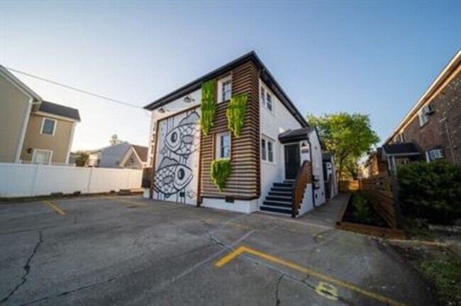 Building Photo - 1311 W Ocean View Ave