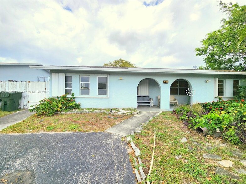 Primary Photo - 2501 SW 58th Manor