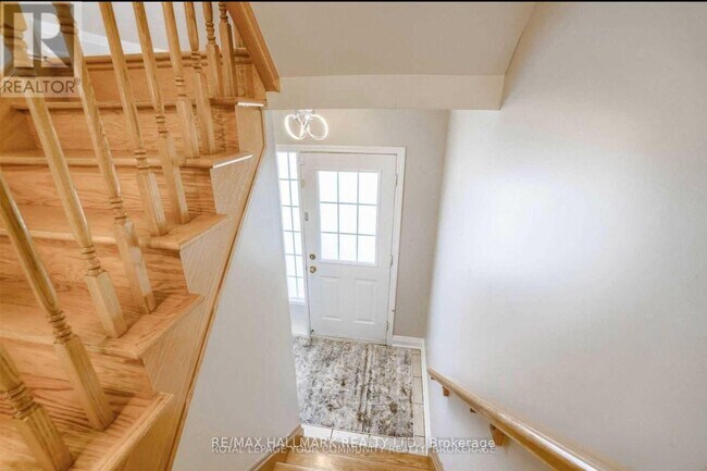 Photo du bâtiment - 5980 Whitehorn Ave