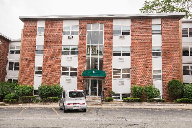 Building Photo - 11 Commonwealth Ct