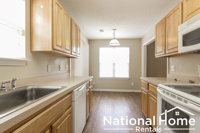 Building Photo - 261 Oakpointe Dr