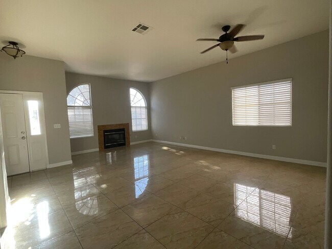 Foto del edificio - 5219 Willowdale Ct