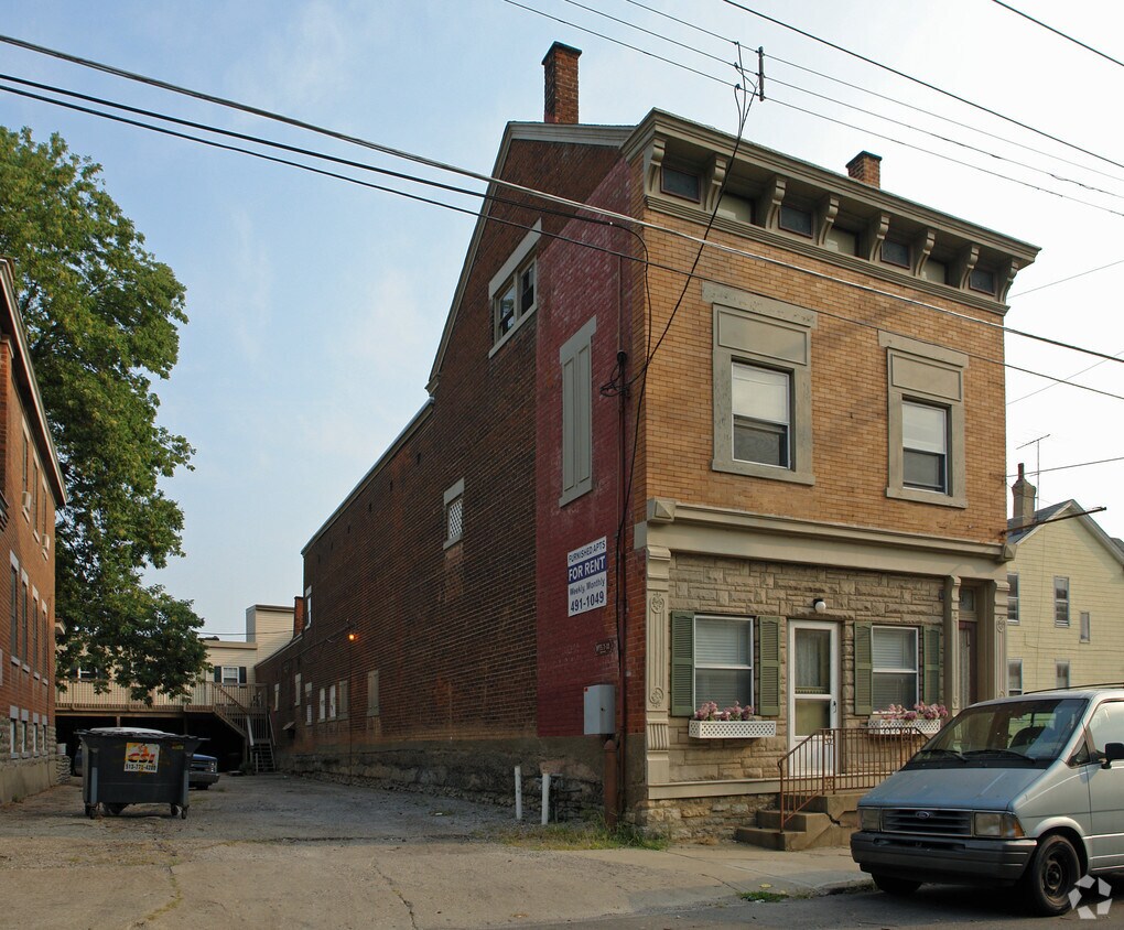 Building Photo - 224 E 20th St