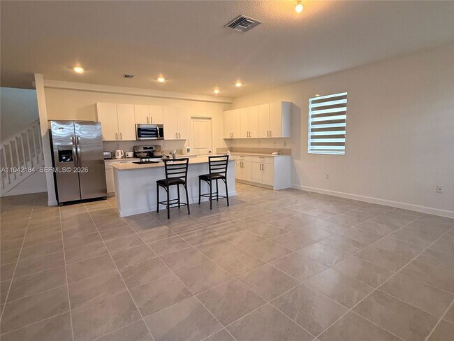 Foto del edificio - 2954 SE 23rd Ave