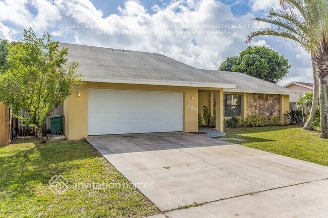 Foto del edificio - 782 Ryanwood Dr