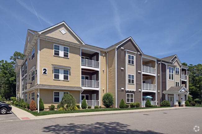 Apartments By Easton Mall