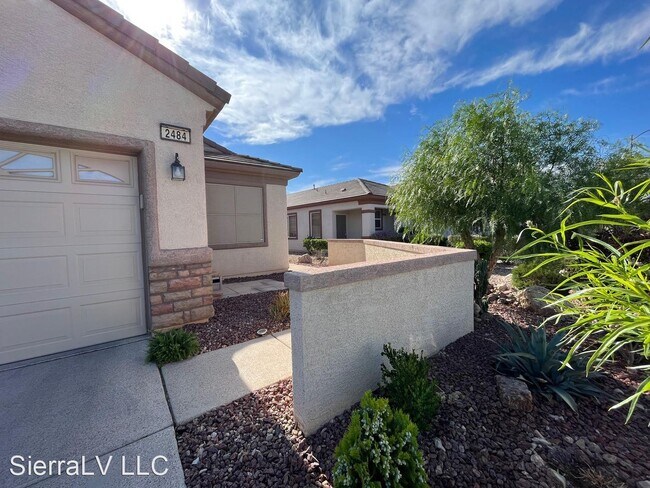 Foto del edificio - 3 br, 2 bath House - 2484 Galaxy Cluster St.