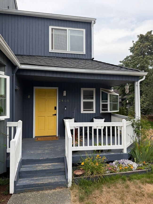 Building Photo - 2468 SE 8th Pl