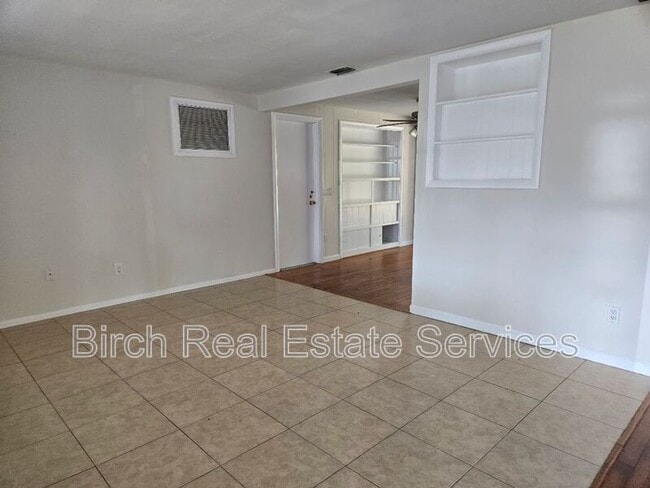 Building Photo - 2552 Chancery Dr