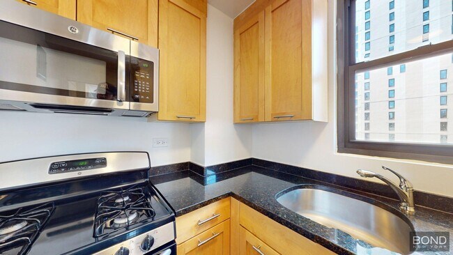 Foto del edificio - 333 E 49th St