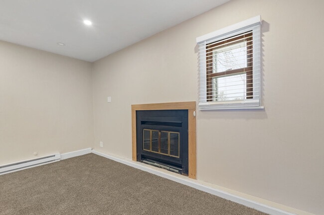Building Photo - 300 Highland Ave