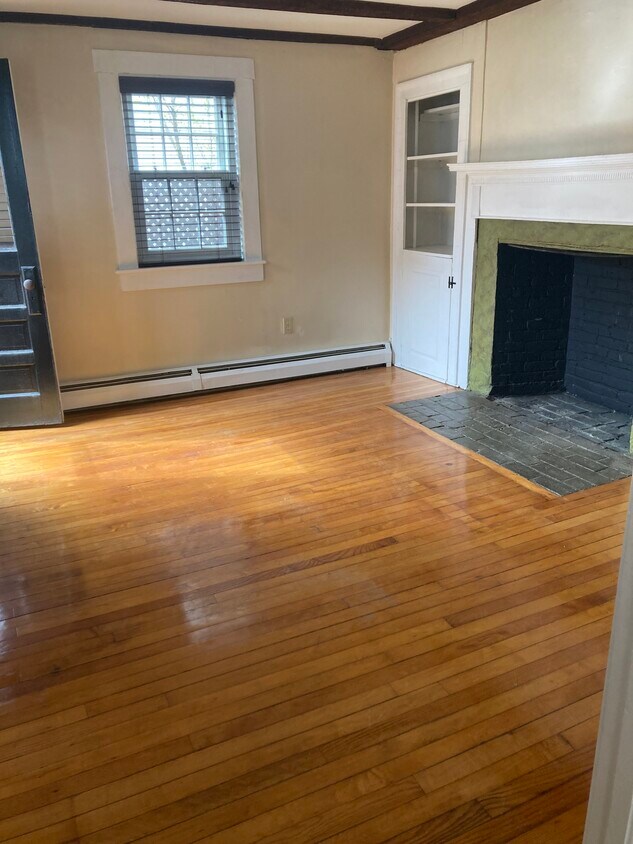 114 Maplewood Ave Unit 1R, Portsmouth, NH 03801 Apartments in Portsmouth, NH